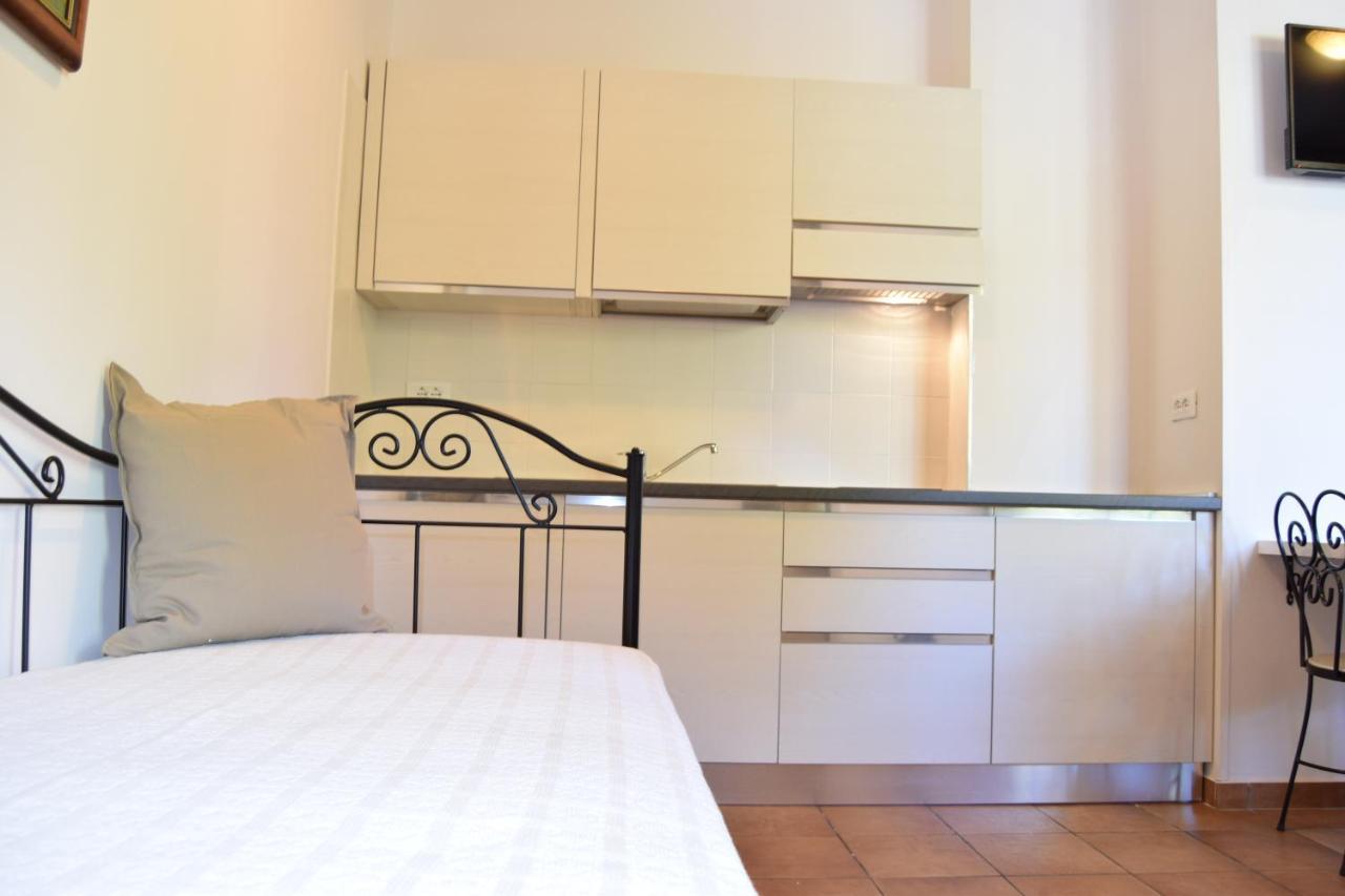 Residence Segattini Riva del Garda Exterior foto