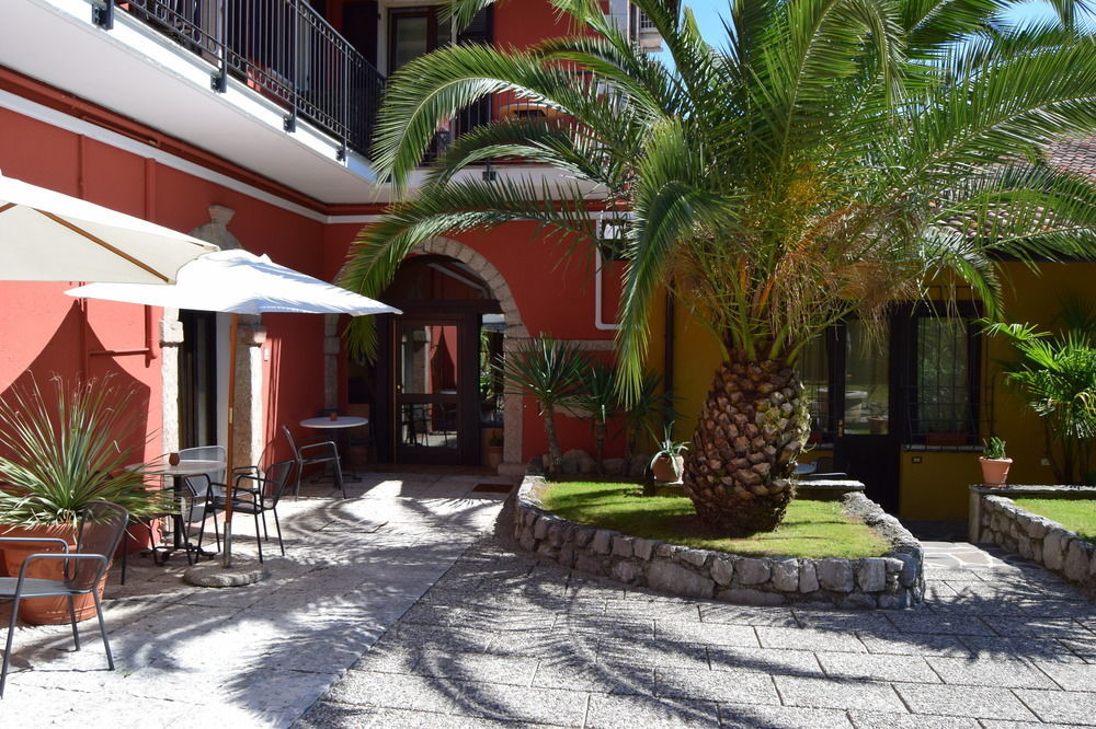 Residence Segattini Riva del Garda Exterior foto