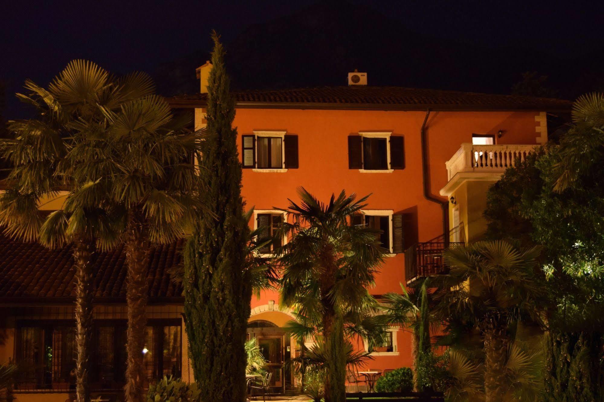 Residence Segattini Riva del Garda Exterior foto